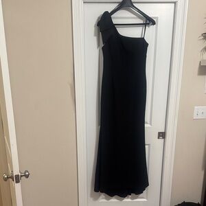 Eliza J Black elegant One-Shoulder Gown